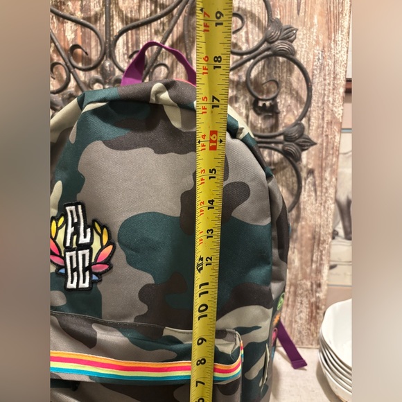 New Balance Cross Country 2018 Limited Foot Locker Camo Padded Backpack nwot - Picture 12 of 13